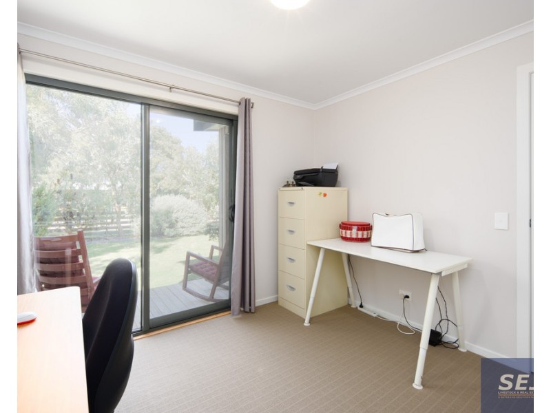 9 Ash Ave, Sandy Point VIC 3959