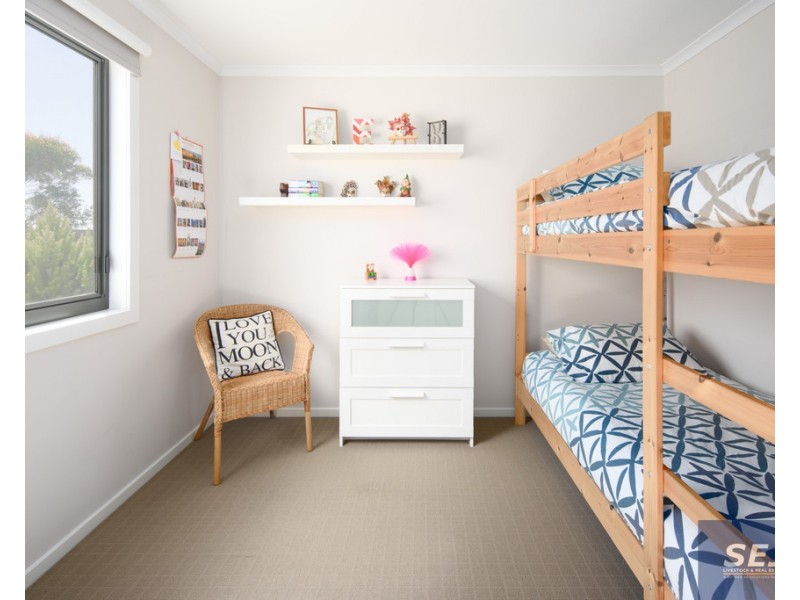 9 Ash Ave, Sandy Point VIC 3959