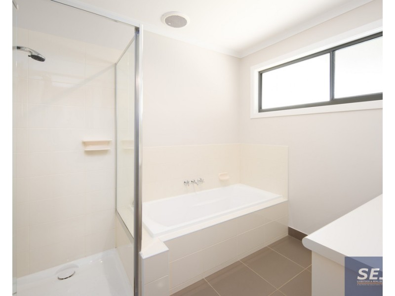 9 Ash Ave, Sandy Point VIC 3959