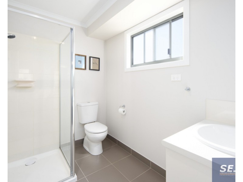 9 Ash Ave, Sandy Point VIC 3959