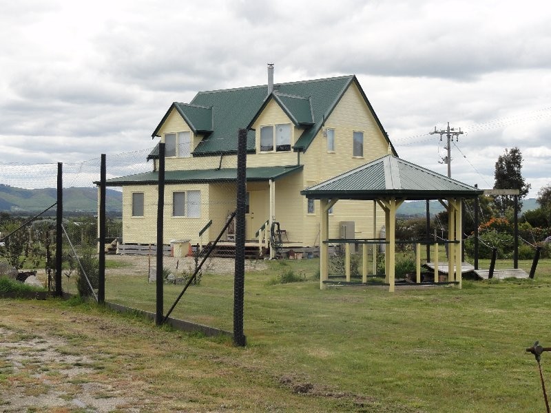 34 Old Hat Rd, Foster VIC 3960