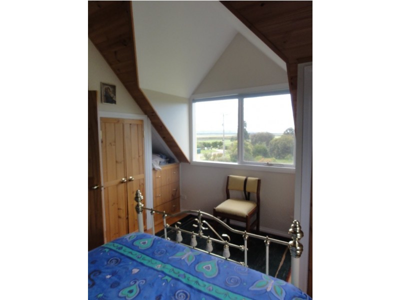 34 Old Hat Rd, Foster VIC 3960