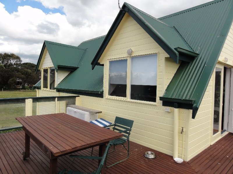 34 Old Hat Rd, Foster VIC 3960