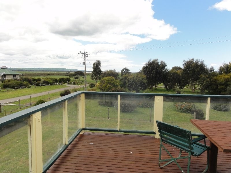 34 Old Hat Rd, Foster VIC 3960