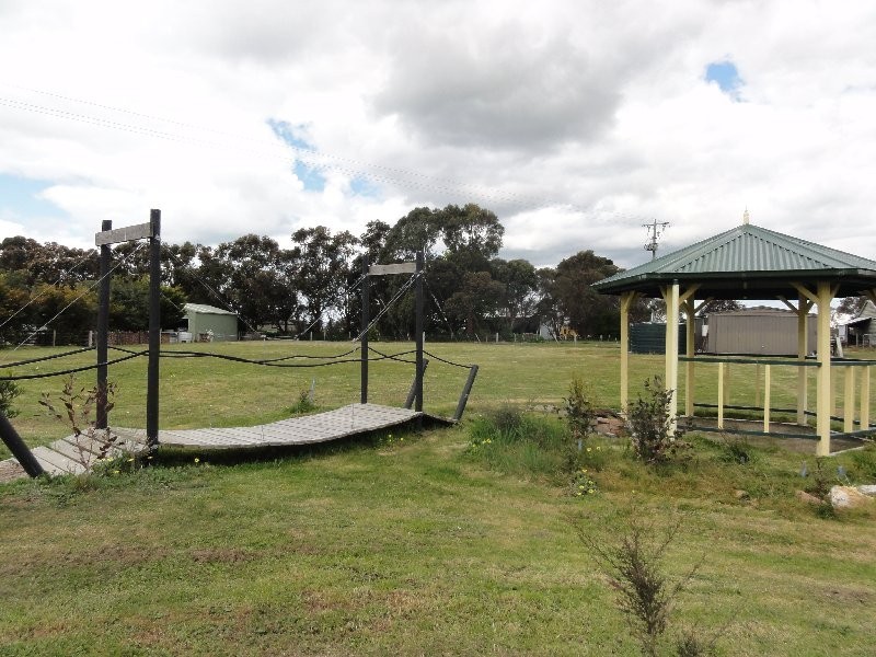 34 Old Hat Rd, Foster VIC 3960