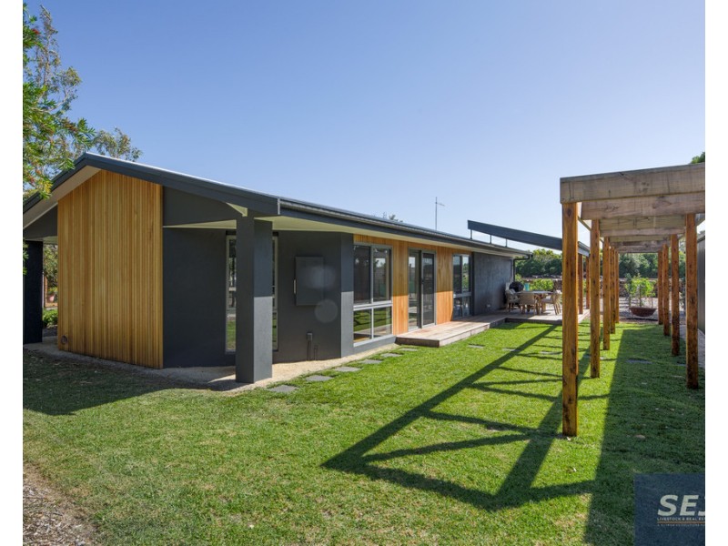13 Ash Ave, Sandy Point VIC 3959