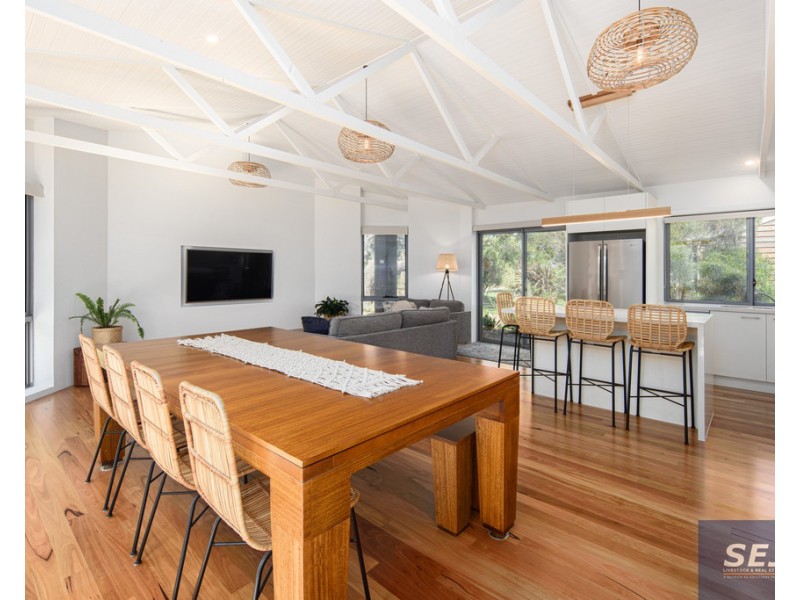 13 Ash Ave, Sandy Point VIC 3959