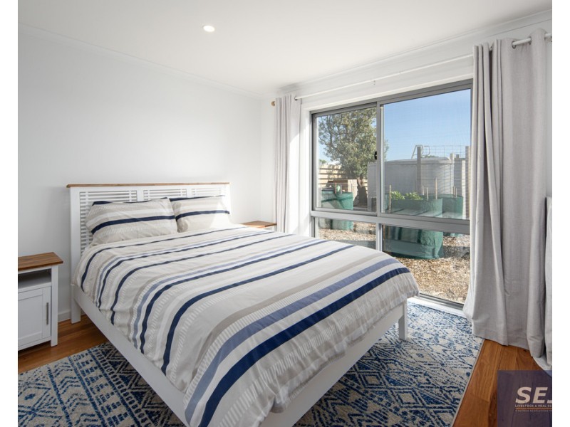 13 Ash Ave, Sandy Point VIC 3959