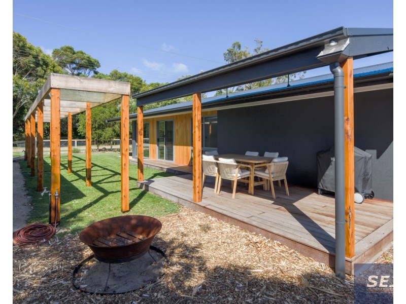 13 Ash Ave, Sandy Point VIC 3959