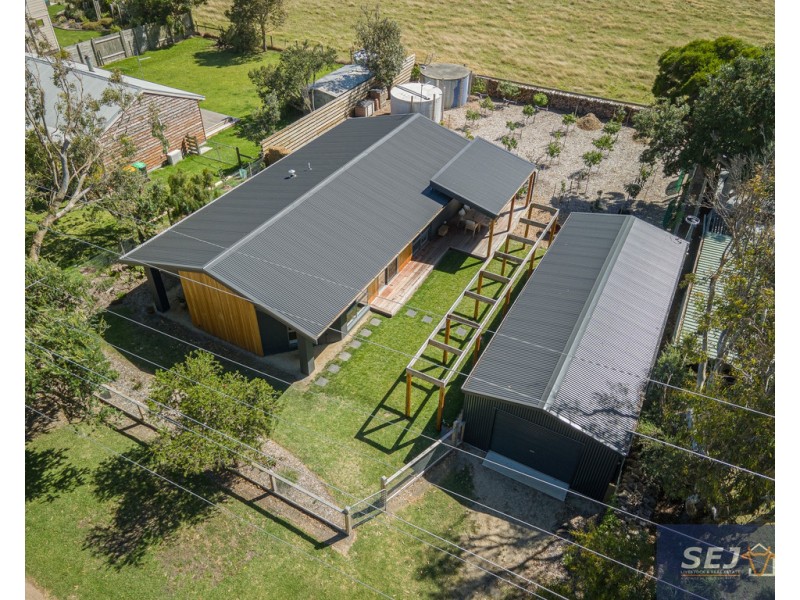 13 Ash Ave, Sandy Point VIC 3959