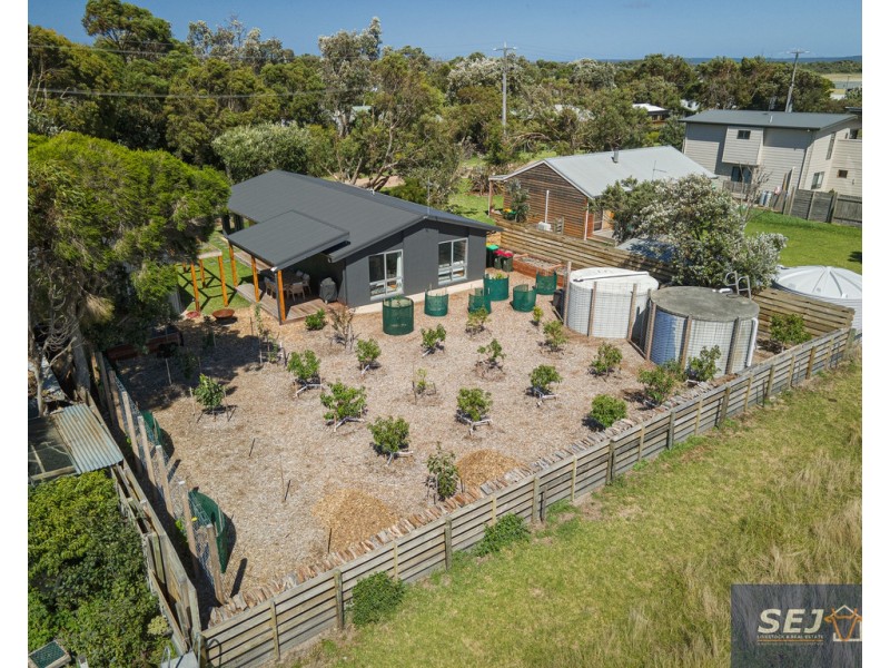 13 Ash Ave, Sandy Point VIC 3959