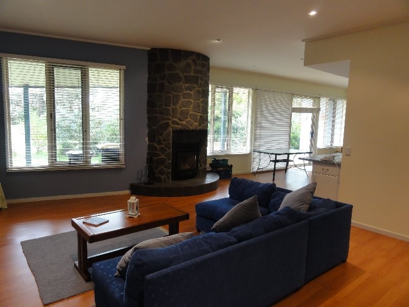 5 Wattle Crt, Sandy Point VIC 3959