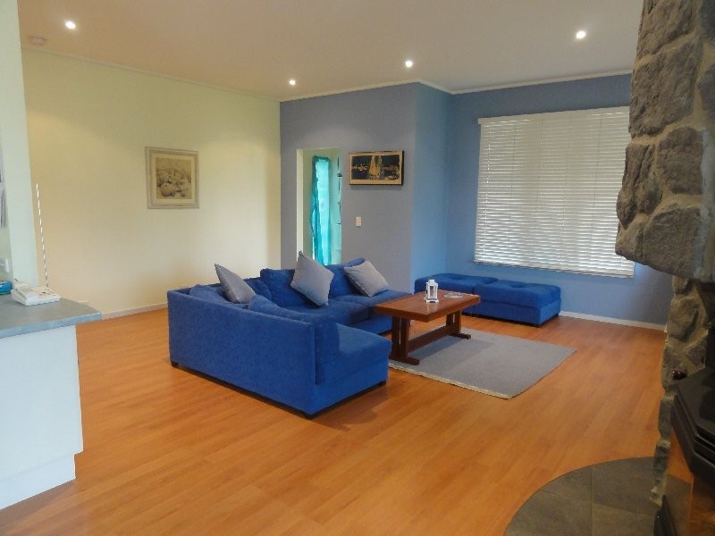 5 Wattle Crt, Sandy Point VIC 3959