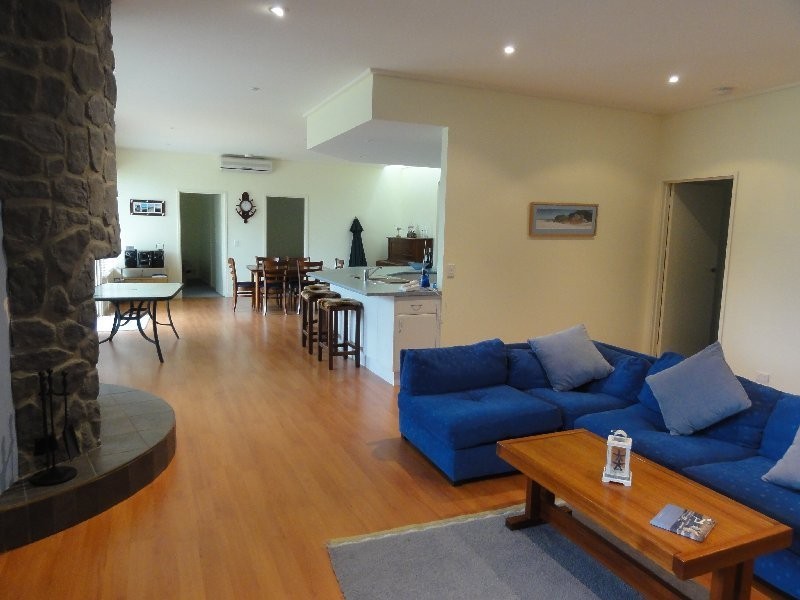 5 Wattle Crt, Sandy Point VIC 3959