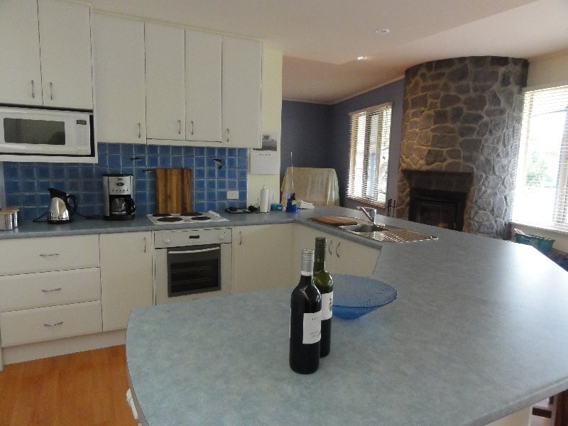 5 Wattle Crt, Sandy Point VIC 3959