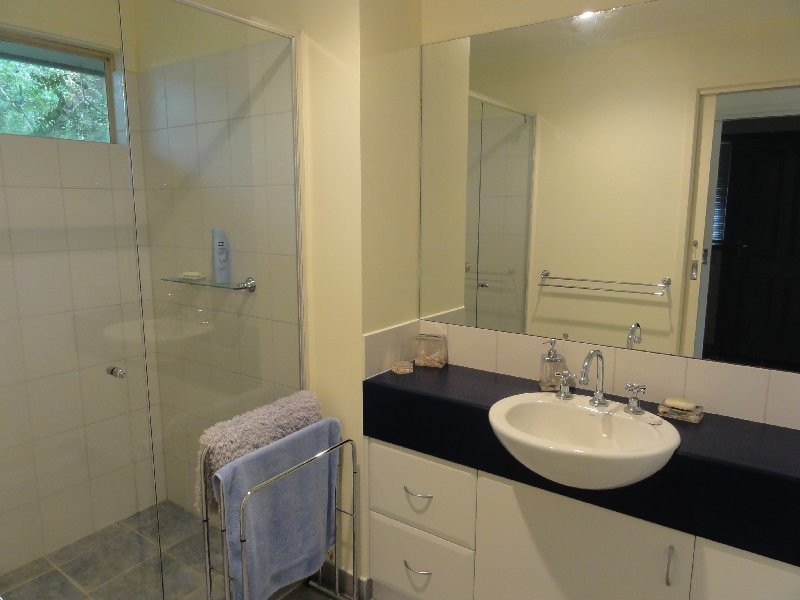 5 Wattle Crt, Sandy Point VIC 3959