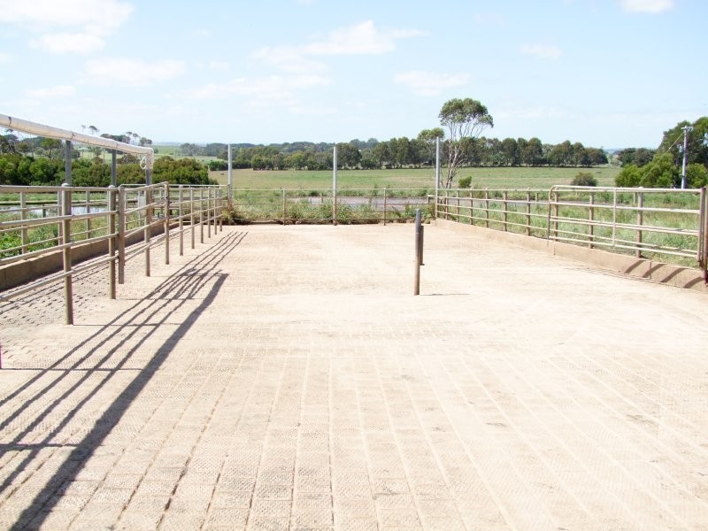 225 Whitelaws Track, Leongatha South VIC 3953