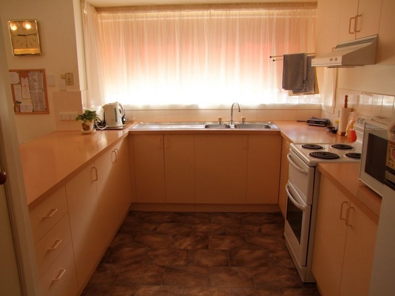 2/18 Clinton Court, Leongatha VIC 3953