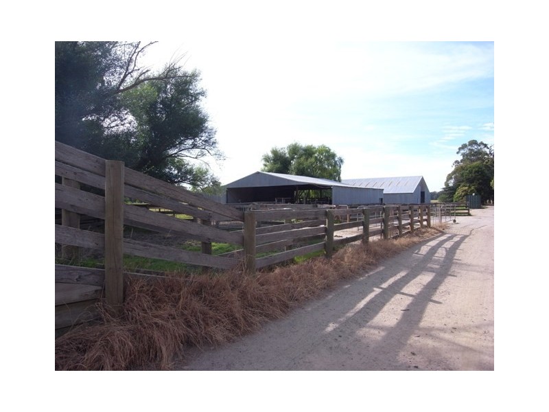 240 Ellis Road, Tonimbuk VIC 3815