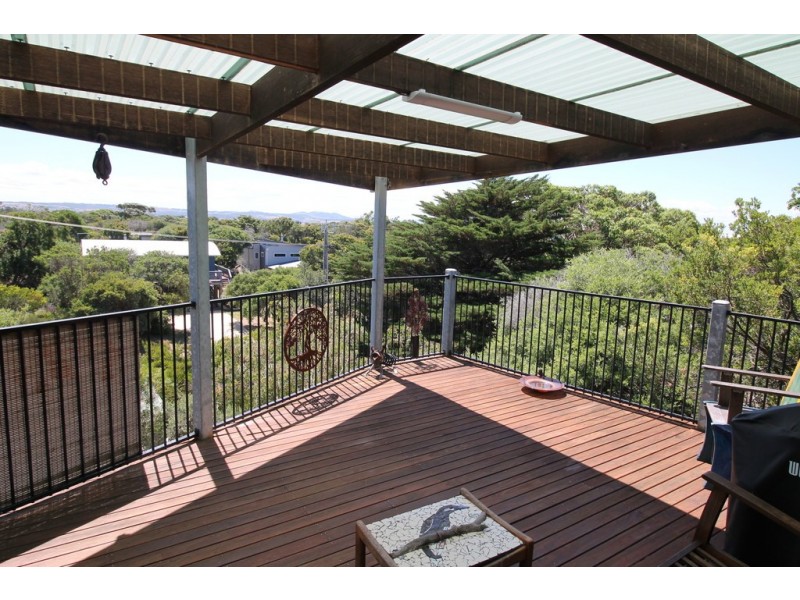 28 Ennisvale Ave, Sandy Point VIC 3959