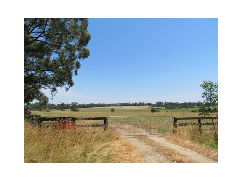 Curries Road, Drouin South VIC 3818