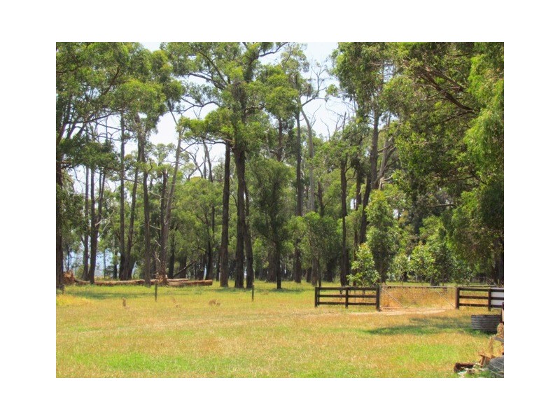 Curries Road, Drouin South VIC 3818