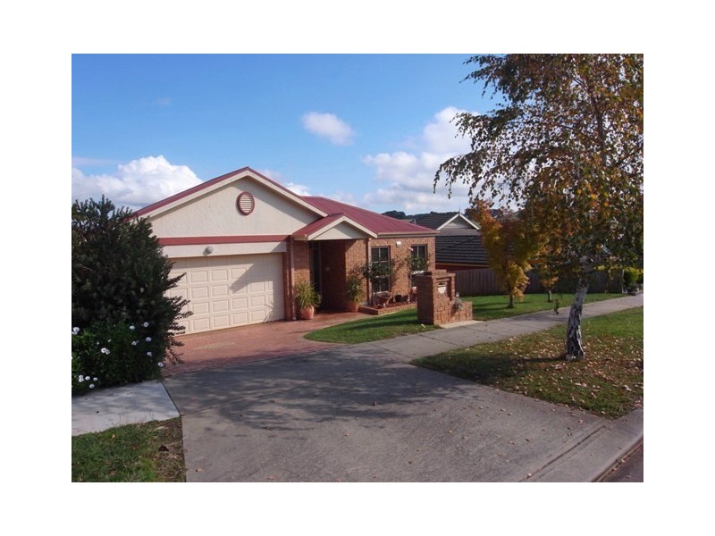 25 Willow Crescent, Warragul VIC 3820