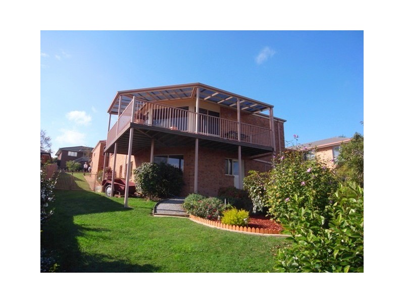 25 Willow Crescent, Warragul VIC 3820