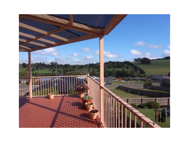 25 Willow Crescent, Warragul VIC 3820