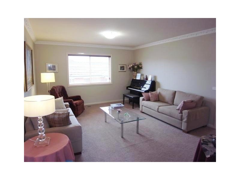 25 Willow Crescent, Warragul VIC 3820