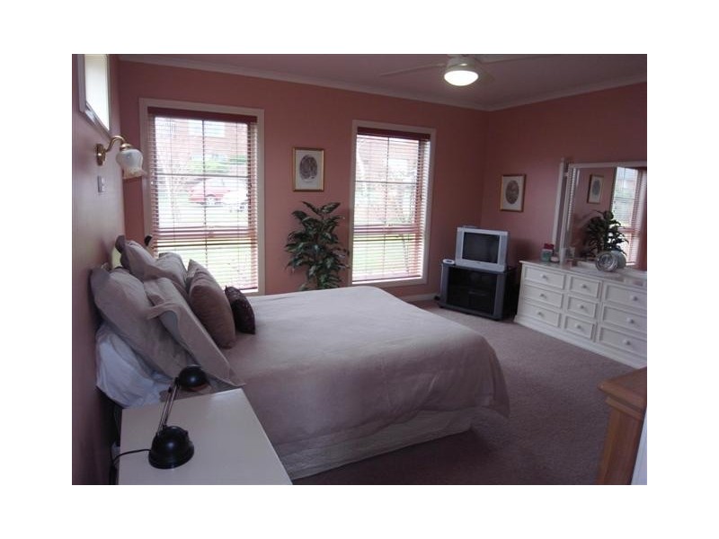 25 Willow Crescent, Warragul VIC 3820