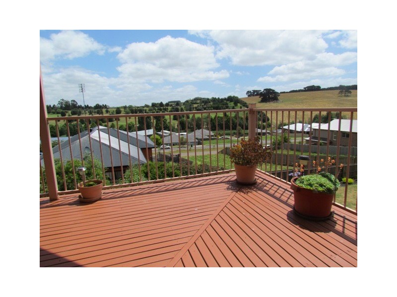 25 Willow Crescent, Warragul VIC 3820