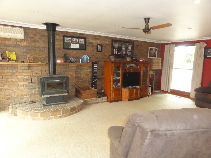 6 Hall Rd, Foster VIC 3960