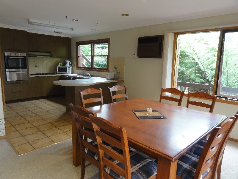 6 Hall Rd, Foster VIC 3960