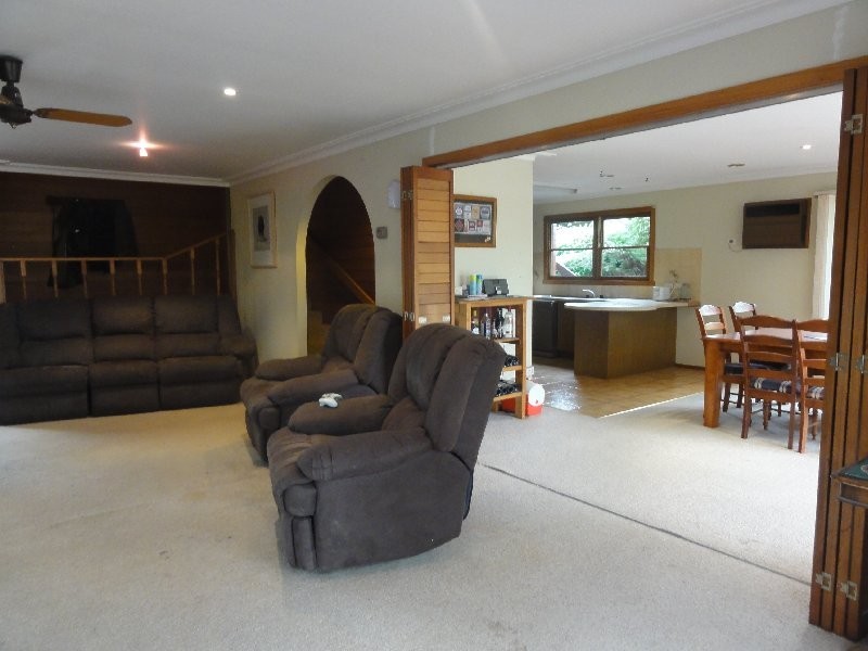 6 Hall Rd, Foster VIC 3960