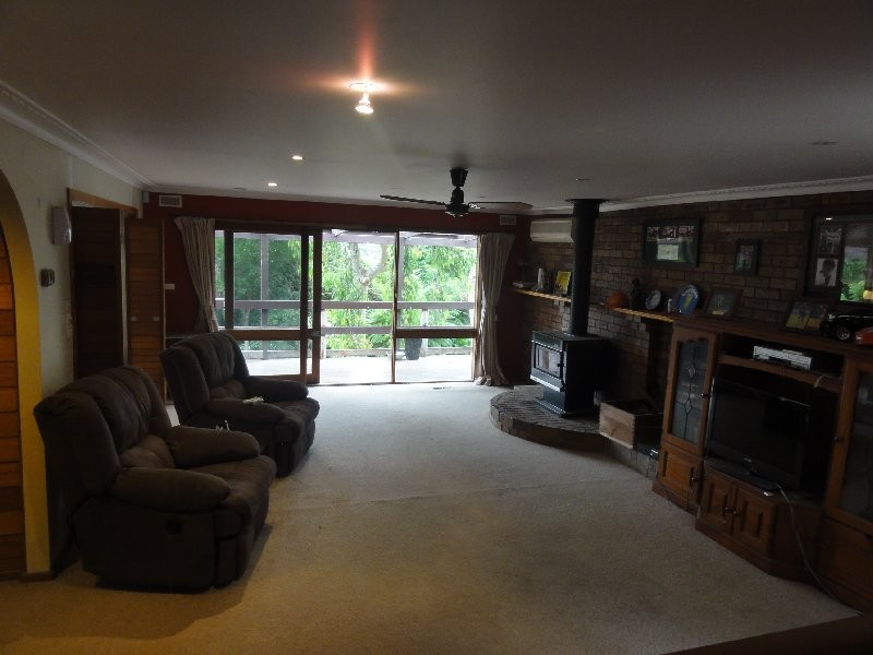 6 Hall Rd, Foster VIC 3960