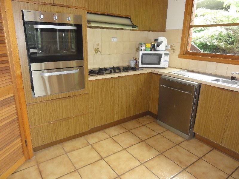 6 Hall Rd, Foster VIC 3960