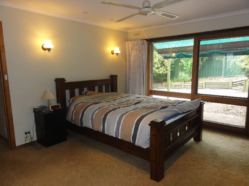6 Hall Rd, Foster VIC 3960