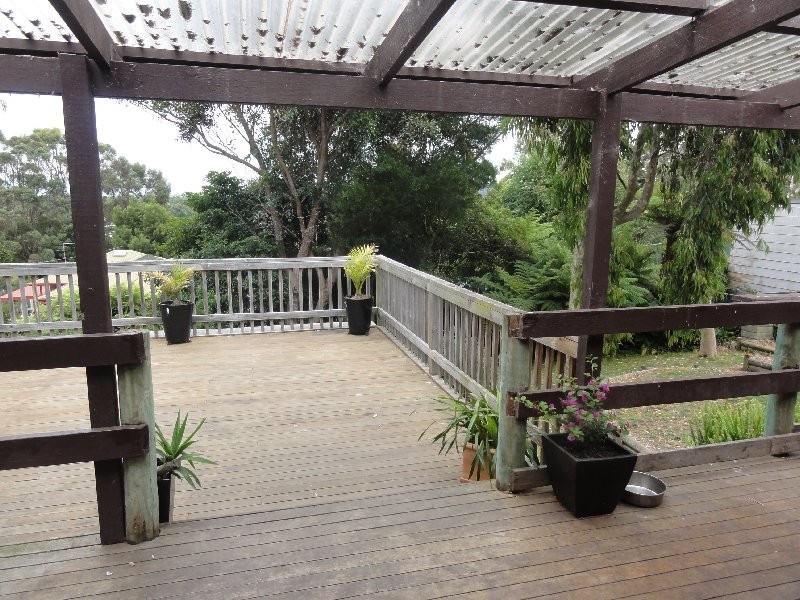 6 Hall Rd, Foster VIC 3960