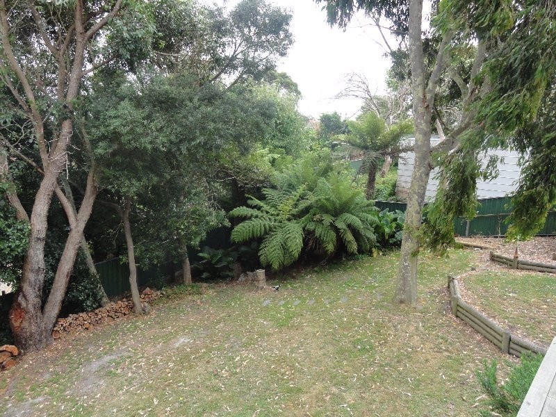 6 Hall Rd, Foster VIC 3960