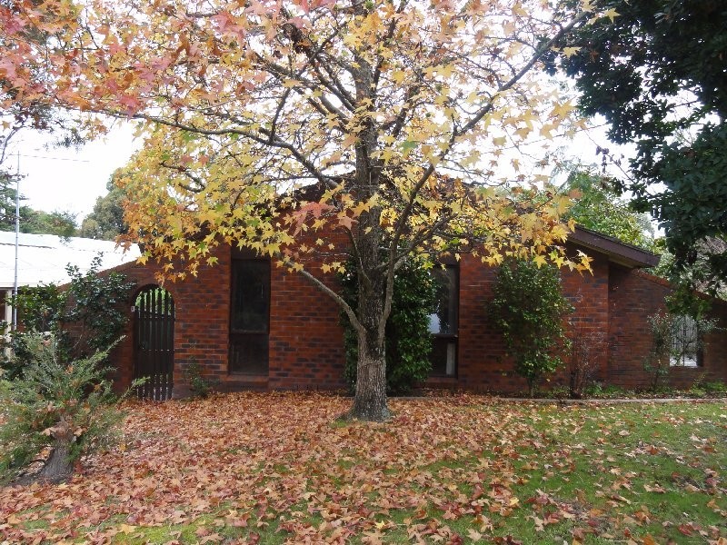 6 Hall Rd, Foster VIC 3960