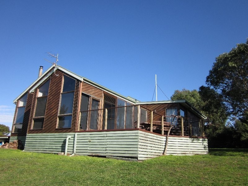2 IIuka Court, Waratah Bay VIC 3959