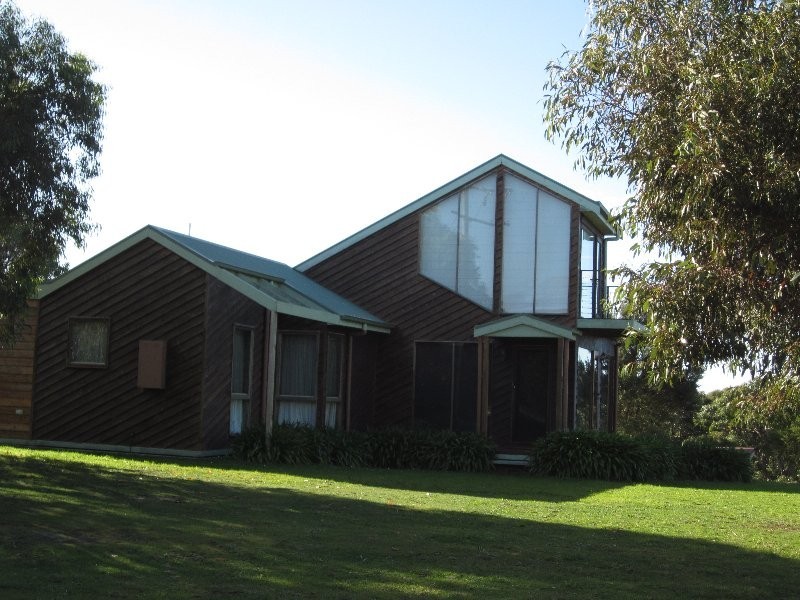 2 IIuka Court, Waratah Bay VIC 3959