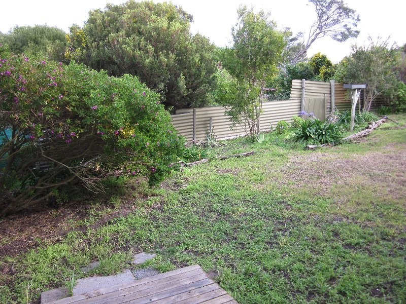 34 Banksia Ave, Sandy Point VIC 3959