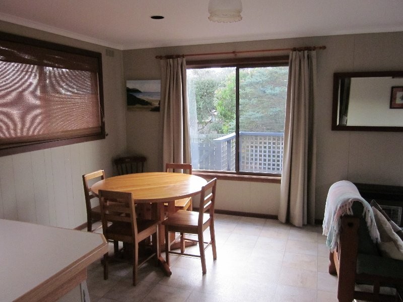 18 Banksia Ave, Sandy Point VIC 3959