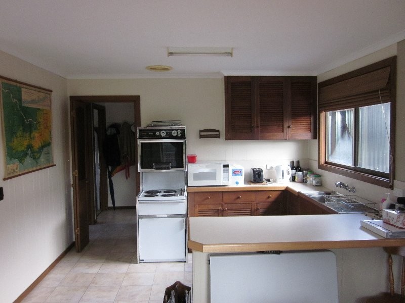 18 Banksia Ave, Sandy Point VIC 3959