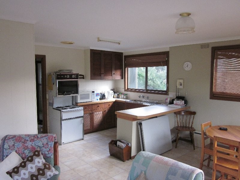 18 Banksia Ave, Sandy Point VIC 3959