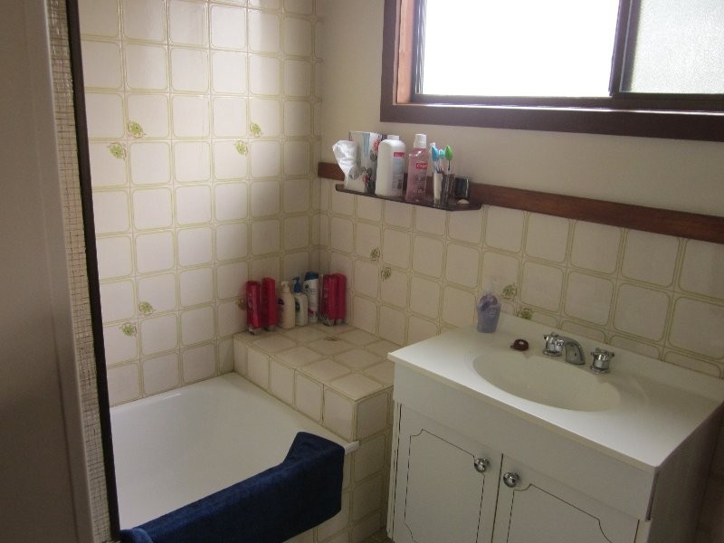 18 Banksia Ave, Sandy Point VIC 3959