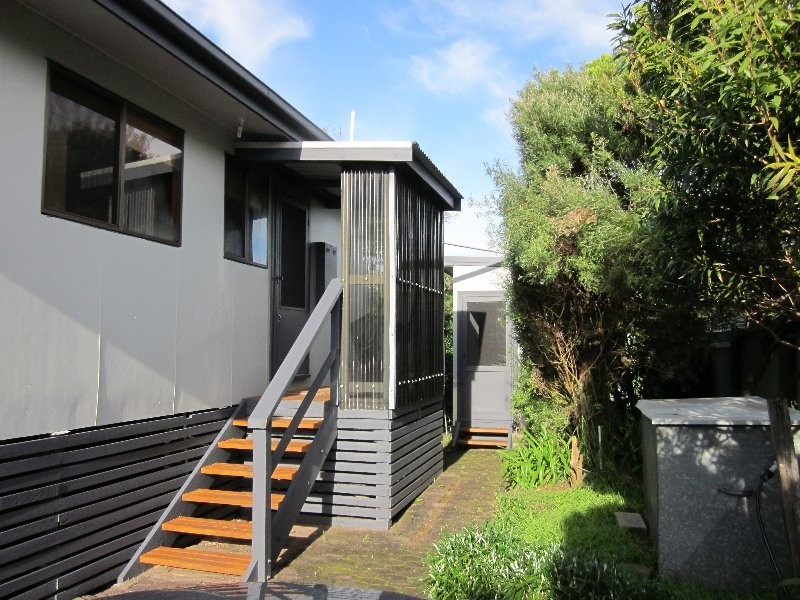 18 Banksia Ave, Sandy Point VIC 3959