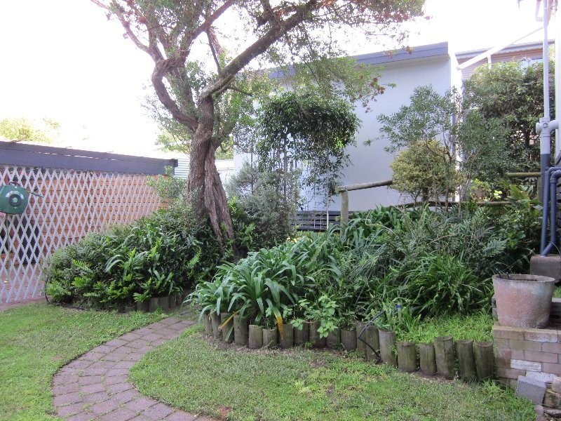 18 Banksia Ave, Sandy Point VIC 3959